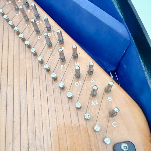 AUTOHARP BY OSCAR SCHMIDT WITH CARRYING CASE BH MODEL - Picture 8 of 16